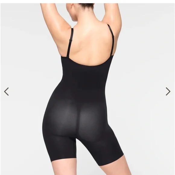 NWT Skims mid thigh bodysuit - Picture 3 of 3